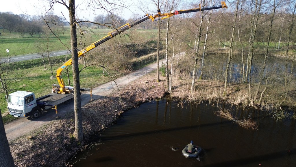 Arbeitsdienst am Ziegeleiteich 2 – Selbstgefertigte Laichhilfen aus Totholz für ein gesundes&nbsp;Ökosystem